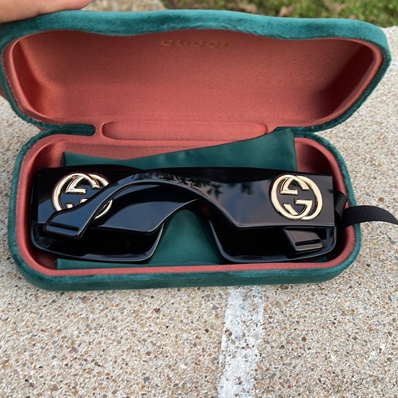 Brand new unisex Gucci sunglasses